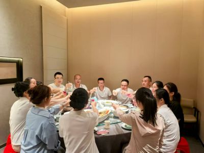 凝聚团队力量，共享美好时光